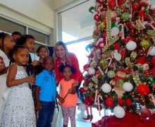 Hospital Pediátrico Doctor Hugo Mendoza inicia la navidad con encendido de Árbol navideño