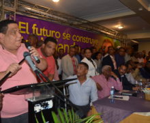 Multitud en Azua, “con efervescencia”, solicita la Reelección de Danilo Medina