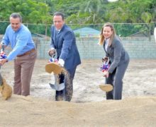 Ministro de Educación da primer palazo para construcción de un Centro de Atención Integral a la Primera Infancia en Nigua