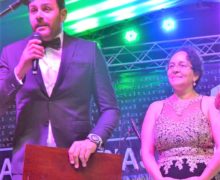 Yudelis Méndez Medina felicita al alcalde de San José de Ocoa por  el premio al municipio más limpio de República Dominicana
