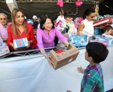 Cándida Montilla de Medina inicia entrega de 49,500 juguetes a niños y niñas de todas las regiones del país