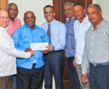 Guerra y Loma de Cabrera: productores de caña y ganaderos reciben recursos prometidos para compra de equipos y construcción de oficina