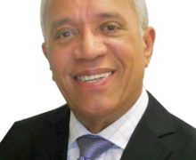 El Periódico Los Remedios de Azua y la Escritora  Triny Sánchez Felicitan al Doctor Sócrates Mañón Alcántara por su Cumpleaños.