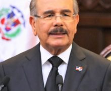 Danilo Medina felicita a todas las personas que trabajan con entrega para que el Listín Diario se mantenga entre preferencias de dominicanos