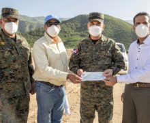 En beneficio de 201 familias de La Descubierta, Gobierno entrega recursos para proyecto sistema riego por goteo que irrigará 6 mil tareas