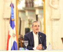 El presidente encabeza lanzamiento del plan ‘‘Bono Estudio Contigo’’ para estudiantes universitarios