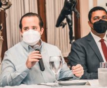 Ministro Paliza se reúne con Gobernadoras Provinciales en el Salón Verde del Palacio Nacional