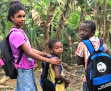 Fundación Misionero Efraín Raimundo entrega ayuda a ancianos y a niños del Deán