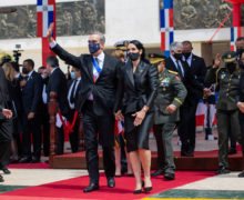 La Gobernadora Ángela Grey Pérez Díaz y la Senadora Lía Díaz de Díaz, acompañaron al Presidente Luis Abinader en rendición de cuentas.