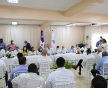 Presidente Luis Abinader anuncia construcción de UASD-AZUA, acueductos y becas para la UTESUR