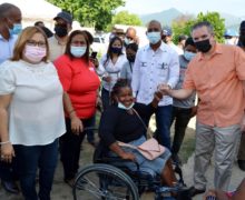 El Ministro de Proyectos Estratégicos y Especiales Neney Cabrera  realizó jornada de inclusión social en Azua;  anuncia la construcción de 100 viviendas.