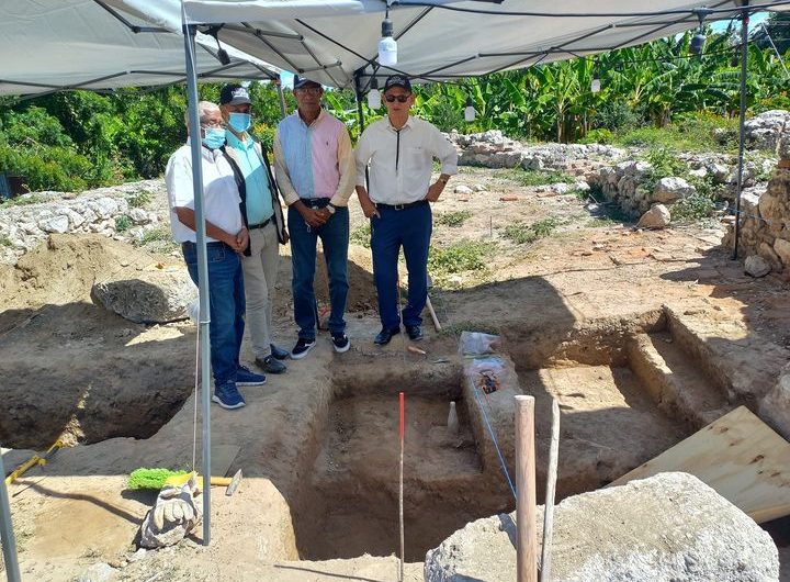 Pueblo Viejo, Azua. Científicos tras los restos del Cacique Enriquillo.