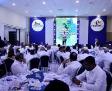 El presidente Luis Abinader anuncia programa de apoyo a los gobiernos municipales por cuatro mil millones de pesos.