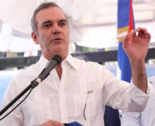 El Presidente Luis Abinader anuncia la  construcción de tres centros de traumas en Higüey Azua y Valverde.
