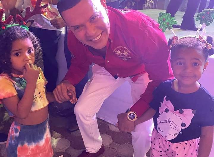 Alcalde  de Azua Ruddy  González, por motivo navideño felicita a munícipes.