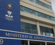 Los Servidores públicos deberán presentar tarjeta con tres dosis de vacuna contra  la COVID-19, desde el 31 de enero de 2022.