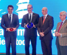 Entregan Premio Excelencia al presidente Luis Abinader y al ministro David Collado en España.