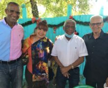 Intelectuales Francisco Ramírez y Ana Marchena disfrutan Cómo se vive en Azua.