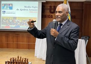 Fabio Sanchez Bello Pronuncia en UTESUR  Conferencia  Magistral “Medio Siglo de Ajedrez Azuano”.