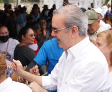 Presidente Luis Abinader reitera Gobierno ha aumentado ayudas sociales en favor de los más necesitados.