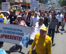  Cientos de OCOEÑOS marchan por construcción de carreteras necesarias.