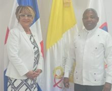 Rectora de UTESUR, Rosario Melo, participa en apertura de la Cátedra Mamerto Rivas, en UCATEBA, Barahona