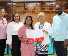 MESCYT entrega 148 certificados de becas para estudios de Grado y Postgrado en UTESUR.