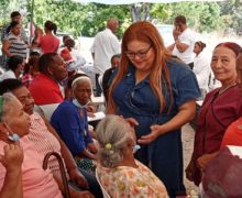 Gobernadora de Azua y Rolfi Rojas participaron en encuentro socio-cultural, organizado por comunicador Julio Merán