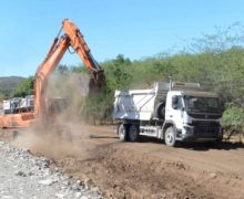 EDITORIAL: Reclaman arreglos por daños a vía