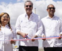 Al inaugurar Circunvalación de Azua, Presidente Abinader invita oposición a caerle atrás y lo vean trabajando por el desarrollo del país
