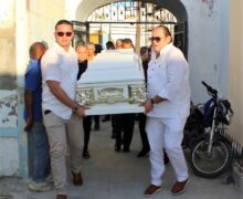 Los actos fúnebres de Germania Ruiz constituyeron una verdadera manifestación de solidaridad en Azua