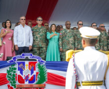 Presidente Luis Abinader encabeza desfile militar por el 180 aniversario de la Independencia Nacional