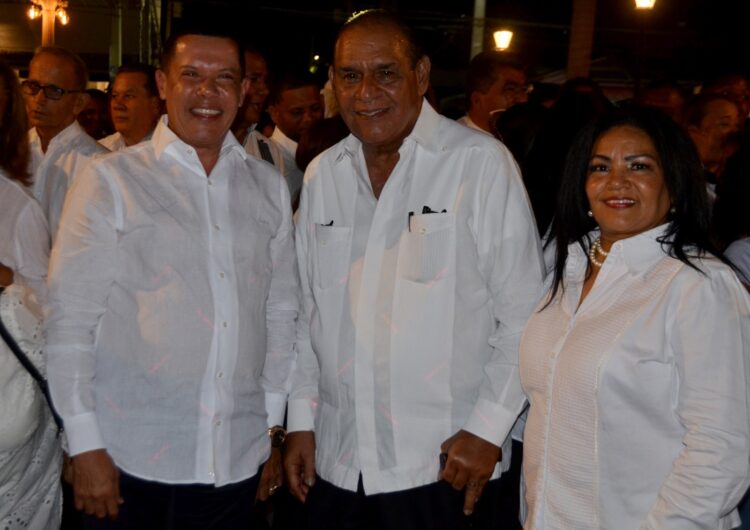 Reconocen en Azua a 27 personalidades durante la segunda versión del ceremonial del Paseo de Las Estrellas