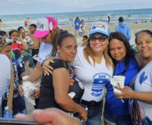 Grey Pérez, candidata Diputada por el PRM comparte delicioso Chacá con vacacionistas de playas y balnearios de Azua