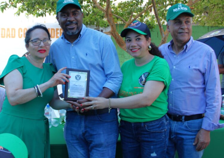 Yudelis Méndez entrega reconocimientos a dirigentes y colaboradores en San José de Ocoa