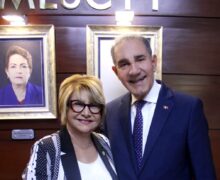 Rectora de Utesur participa en inauguración galería ministros del MESCYT 