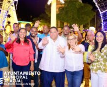 La navidad llegó a Azua con encendido de luces en «Parque de Navidad»