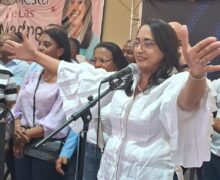 Lía Díaz celebra en grande el Día de las Madres  entregando cientos de regalos