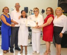 Utesur reconoce 13 docentes con distinción “Maestro del Año” 2025