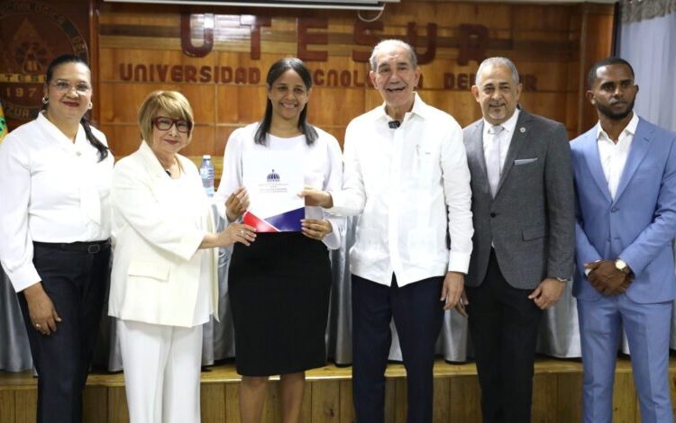 Las Becas Nacionales: Un Puente Hacia La Esperanza y El Desarrollo