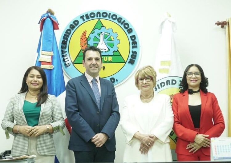 Utesur y Manantial de Vida  honran a las Hermanas Mirabal con foro internacional contra la violencia