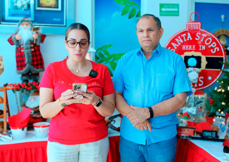 «Agua BUENA» da bienvenida a diciembre con encendido árbol de Navidad