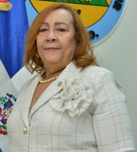 Presidenta de la Fundación de Desarrollo de Azua atribuye a negligencia colapso del techo en construcción del Hospital Pediátrico Regional Simón Stridels.