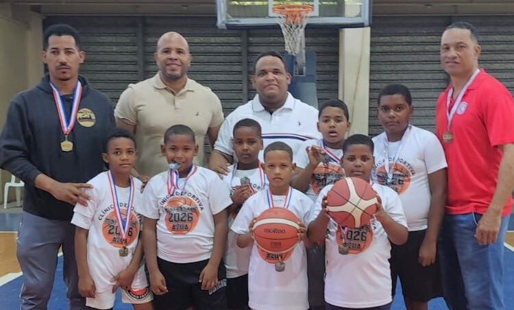 Ramsés Hidalgo realiza Clínica Deportiva de Mini Básket “·Azua 2026”