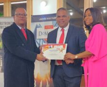 Foro DoMadrid reconoce en España a Moisés González por su trayectoria periodística