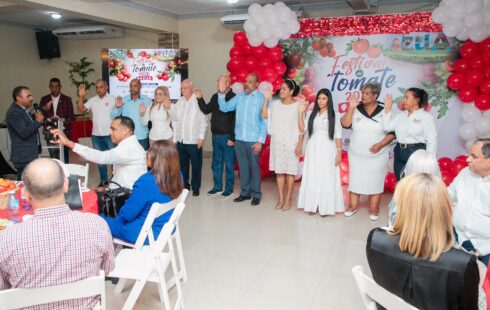 Azua «calienta motores» para Festival del Tomate 2026 con respaldo presidencial y AFCONAGRO