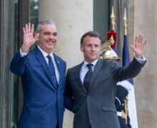 Presidente Luis Abinader se reúne con su homólogo Emmanuel Macron, quien ratifica apoyo al sistema integrado de transporte en RD