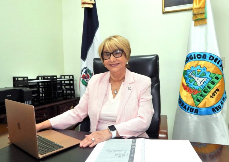 Rectora de Utesur felicita a periodistas, en el Día Nacional del Periodista  