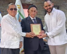Doctor Giordano Encarnación agradece Premio a la Excelencia Ciudadana
