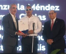 Presidente Luis Abinader entrega 1,500 becas internacionales para cursar programas de especialización, maestrías y doctorados en universidades del extranjero